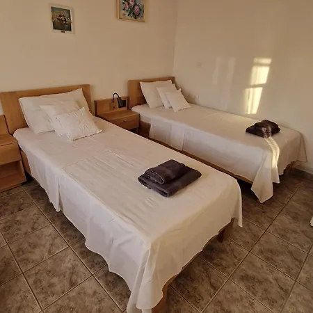 בית נופש Freesia House *