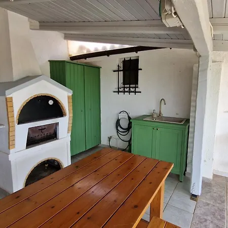 Freesia House 度假居 *